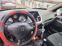 Usado Peugeot 207 90 CV (66 kW) 2006 Rojo Berlina