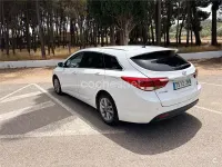 Usado Hyundai i40 115 CV (84 kW) 2016 Blanco Familiar