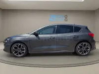 Usado Ford Focus ST-Line 125 CV (91 kW) 2021 Gris / plata Berlina