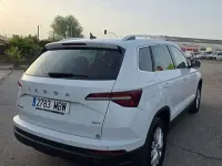 Usado Skoda Karoq Ambition 150 CV (110 kW) 2022 Blanco SUV