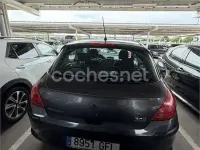 Usado Peugeot 308 95 CV (69 kW) 2008 Gris / plata Berlina