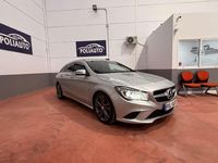 Usado Mercedes CLA220 Shooting Brake Urban 177 CV (130 kW) 2015 Gris Familiar