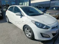 Begagnad Hyundai i30 90 HK (66 kW) 2013 Vit Sedan