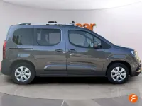 Usado Opel Combo Life Innovation 131 CV (96 kW) 2019 Gris Monovolumen