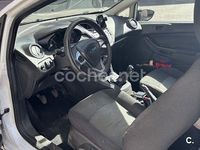Usado Ford Fiesta Trend 75 CV (55 kW) 2015 Blanco Berlina