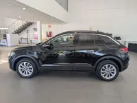 Usado VW T-Roc Life 110 CV (80 kW) 2023 Negro SUV