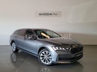 Usado Skoda Superb Selection 150 HP (110 kW) 2024 Cinzento Carrinha