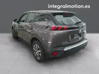 Usado Peugeot 2008 Allure 130 CV (95 kW) 2021 Gris SUV