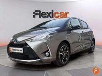 Usado Toyota Yaris Hybrid Active 100 CV (73 kW) 2018 Gris Utilitario