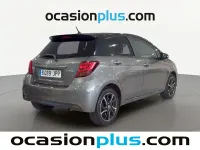 Usado Toyota Yaris 99 CV (72 kW) 2016 Gris Utilitario