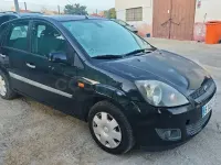 Usado Ford Fiesta Ambiente 68 CV (50 kW) 2006 Azul Utilitario