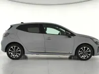 Usado Renault Clio V Techno 100 CV (73 kW) 2025 Gris Berlina