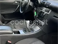 Usado Mercedes C200 Classic 122 CV (89 kW) 2005 Gris / plata Familiar