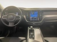 Usado Volvo XC60 Plus 250 CV (183 kW) 2024 Gris/plata SUV
