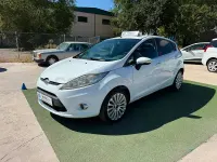 Usado Ford Fiesta Titanium 90 CV (66 kW) 2009 Blanco Berlina