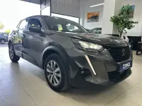 Usado Peugeot 2008 Active 110 CV (80 kW) 2021 Gris / plata SUV