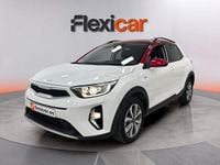 Käytetty Kia Stonic 101 HP (74 kW) 2023 Valkoinen Katumaasturi