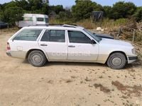 Usado Mercedes E300 136 CV (100 kW) 1993 Blanco Familiar