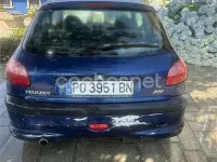 Usado Peugeot 206 90 CV (66 kW) 1999 Azul Utilitario
