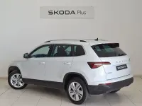 Usado Skoda Karoq Selection 150 CV (110 kW) 2025 Blanco SUV