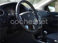 Usado Ford Focus Trend 100 CV (73 kW) 2005 Azul Berlina