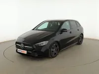 Usado Mercedes B180 AMG line 116 CV (85 kW) 2022 Negro Utilitario