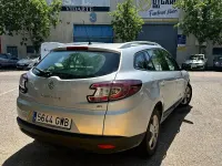 Usado Renault Mégane Dynamique 130 CV (95 kW) 2010 Gris / plata Berlina