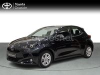 Usado Toyota Yaris Hybrid Active 116 CV (85 kW) 2021 Negro Berlina