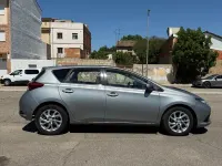 Usado Toyota Auris Active 116 CV (85 kW) 2017 Gris / plata Familiar