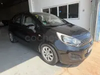 Usado Kia Rio 85 CV (62 kW) 2014 Negro Berlina