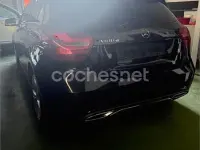 Usado Mercedes C180 120 CV (88 kW) 2015 Azul Familiar
