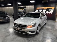 Usado Mercedes A180 Urban 109 CV (80 kW) 2016 Gris / plata Berlina