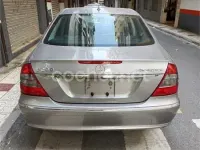 Usado Mercedes E200 Elegance 163 CV (119 kW) 2007 Beige Berlina