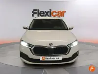 Usado Skoda Octavia 110 CV (80 kW) 2021 Blanco Familiar