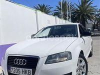 Usado Audi A3 Attraction 105 CV (77 kW) 2013 Blanco Berlina