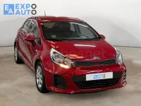 Usado Kia Rio 84 CV (61 kW) 2016 Rojo Utilitario
