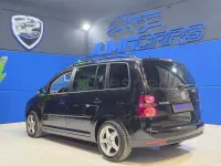 Usado VW Touran Edition 105 CV (77 kW) 2010 Negro Monovolumen