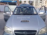 Usado Kia Carnival LX 144 CV (105 kW) 2004 Gris / plata Monovolumen