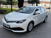 Usado Toyota Auris Hybrid Business Edition 136 CV (100 kW) 2018 Blanco Berlina