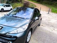 Usado Peugeot 207 Premium 90 CV (66 kW) 2007 Verde Berlina