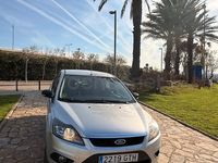 Usado Ford Focus Trend 109 CV (80 kW) 2010 Gris / plata Berlina