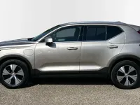 Usado Volvo XC40 Plus 211 CV (155 kW) 2023 Amarillo SUV