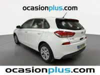 Usado Hyundai i30 120 CV (88 kW) 2018 Blanco Berlina
