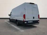 Usado Iveco Daily 156 CV (114 kW) 2023 Blanco Van