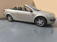 Usado Renault Mégane Cabriolet Dynamique 135 CV (99 kW) 2005 Beige Descapotable