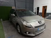 Usado Peugeot 5008 Premium 110 CV (80 kW) 2010 Beige Monovolumen