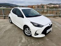 Usado Toyota Yaris Hybrid Style 116 CV (85 kW) 2022 Blanco Utilitario