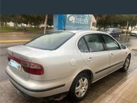 Usado Seat Toledo Sport 105 CV (77 kW) 2004 Gris / plata Berlina