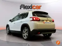 Usado Peugeot 2008 Allure 131 CV (96 kW) 2018 Blanco SUV
