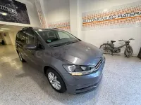 Usado VW Touran Advance 150 CV (110 kW) 2018 Gris / plata Monovolumen